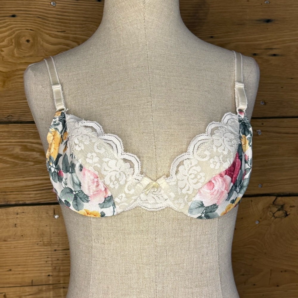 Maidenform Chantilly Vintage Floral Lace Bra 36A
